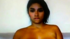 Busty Latina Webcam Beauty
